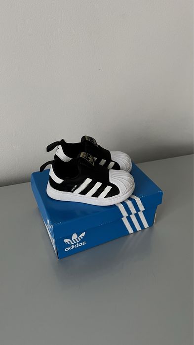 Адидас детские кроссовки