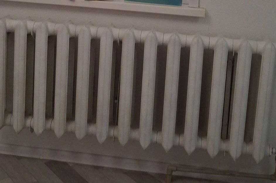 Продам батарею чугунную
