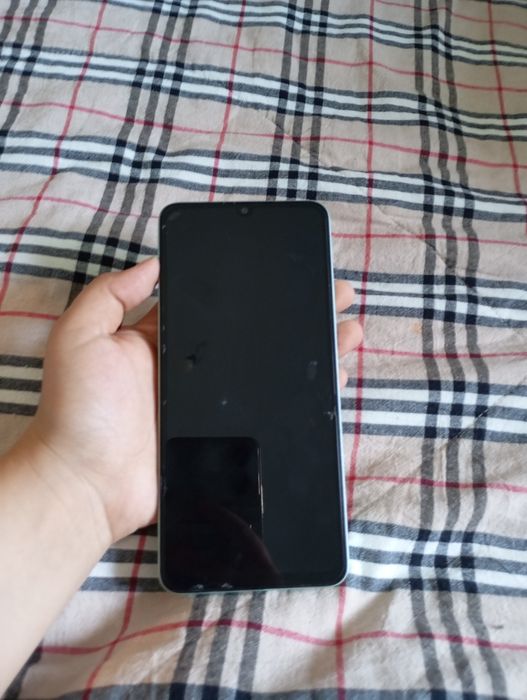 REDMI 13C xotirasi 6/128     yili 2024 dekabr