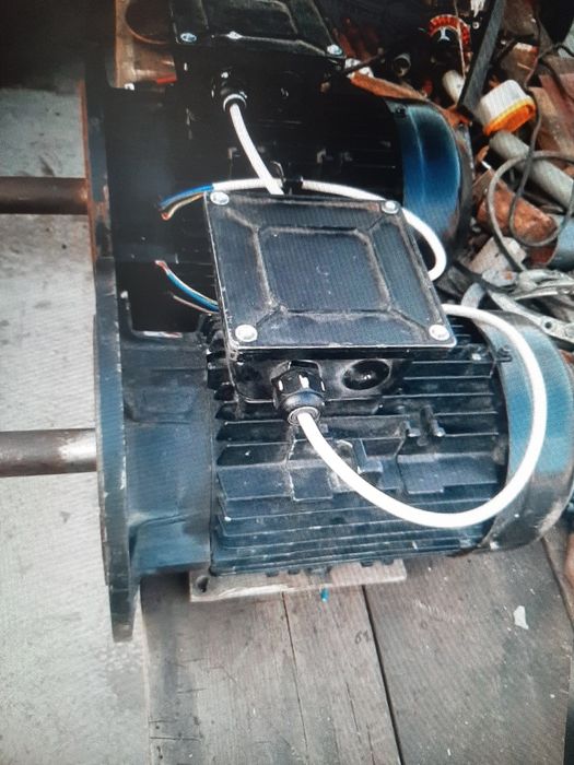 2-Generatoare cu magneti permanenti,250v-20A