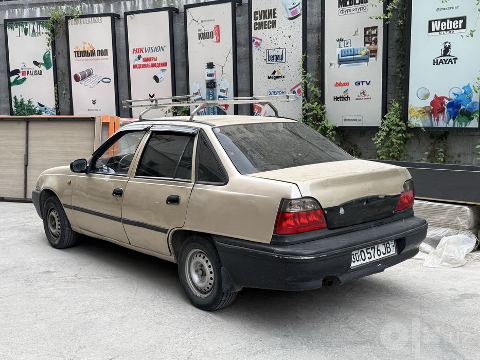 Daewoo Nexia - цвет шампанский