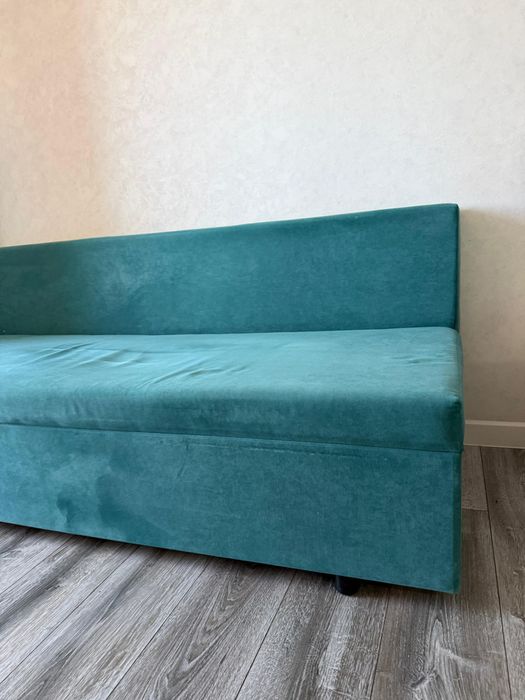 Продам тахту в хорошем состоянии