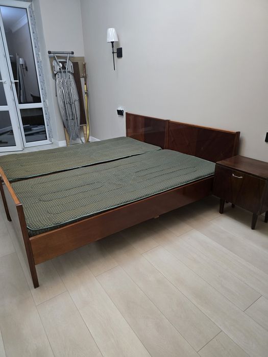Продам кровати с матрасами