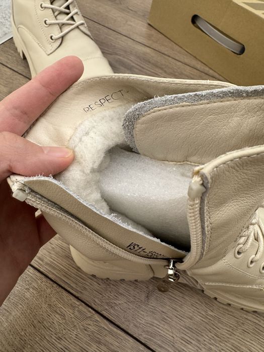 Ботинки зимние бежевые