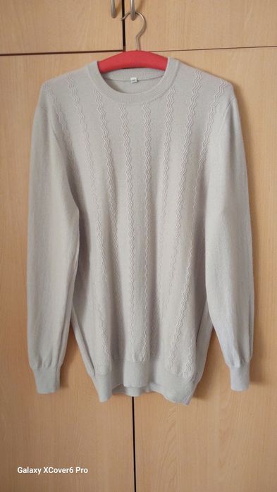 Дамски пуловер .100% кашмир. размер XL/L.