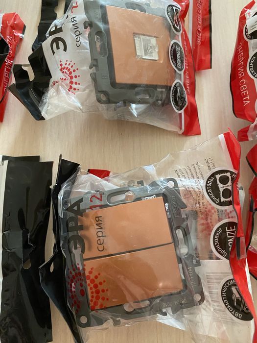 Выключатели розитки  ЭРА новые