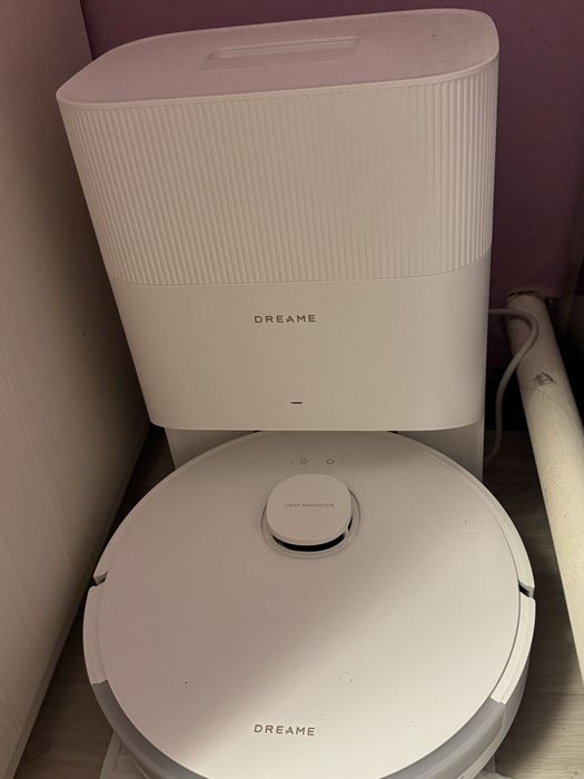 Продам робот пылесос почти новая