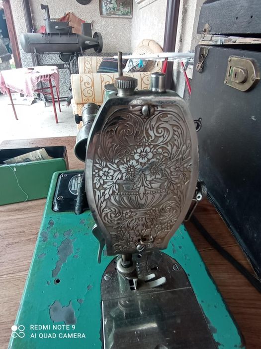 Много стара шевна машина