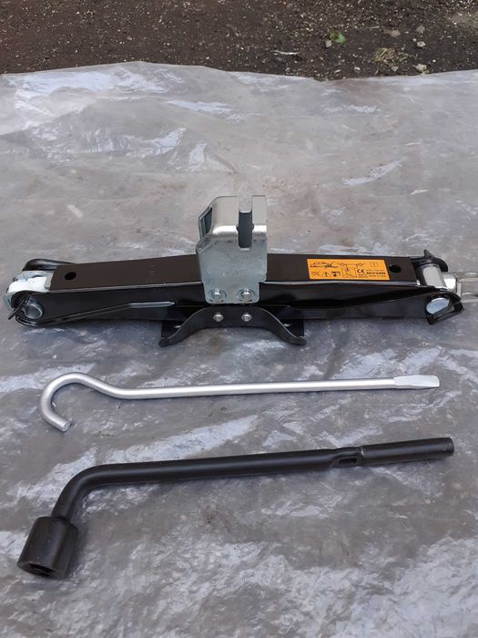 Cric,cheie de roti NISSAN Qashqai,Juke,X-trail, RENAULT Kadjar,Koleos