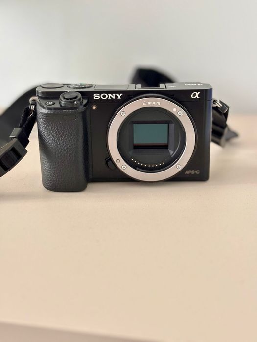 Sony A6000 Body (fără obiectiv) – doar 6.700 cadre
