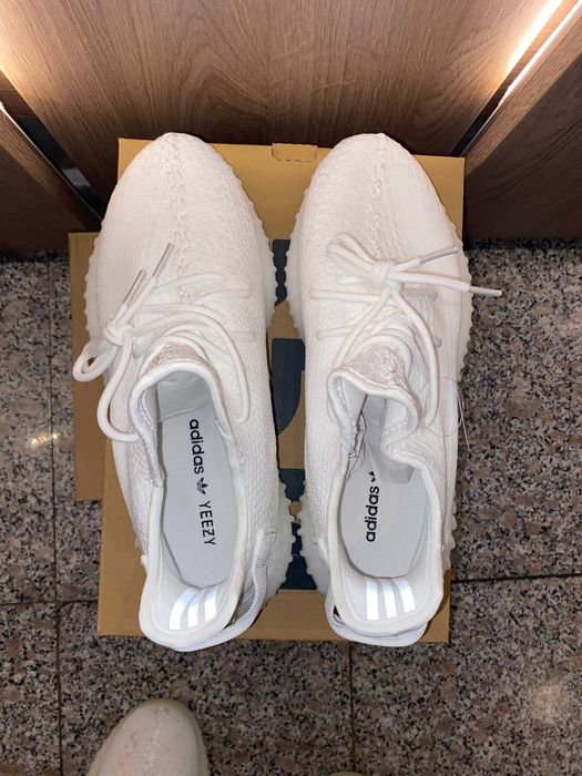 Yeezy boost 350v2 cream white