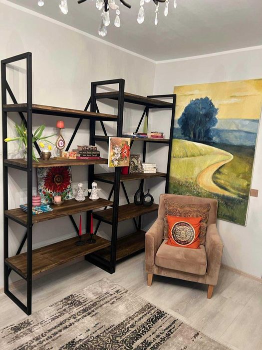 Raft cu polite lemn natural stil industrial