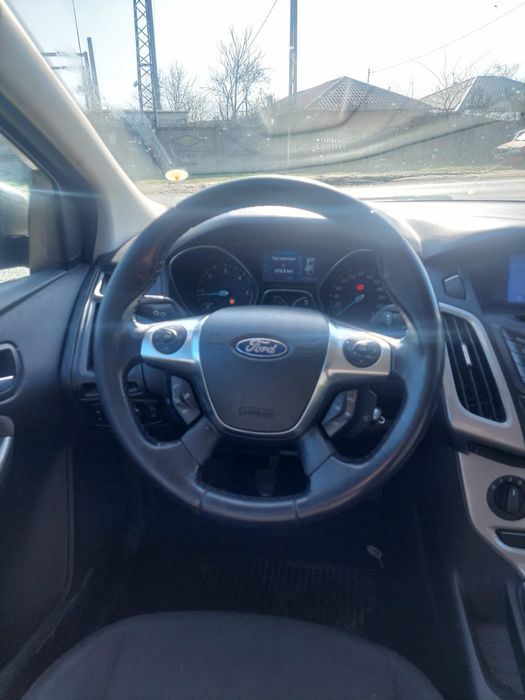 Dezmembrez Piese ford focus 1.6 E5 2012