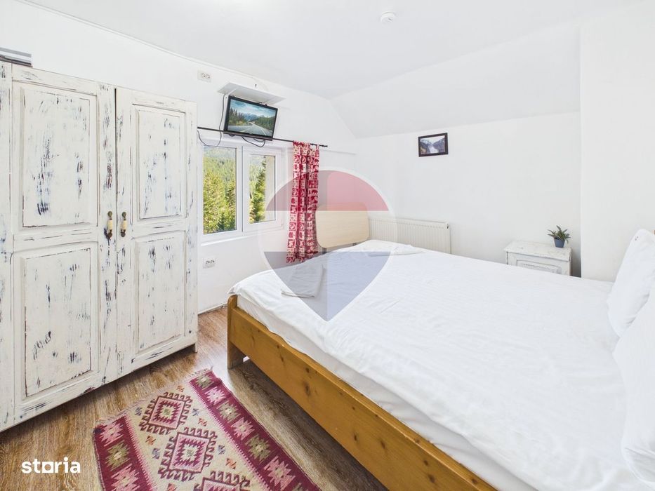 Cabana Belvedere, 10 camere, 3702 mp teren, Platoul Padina