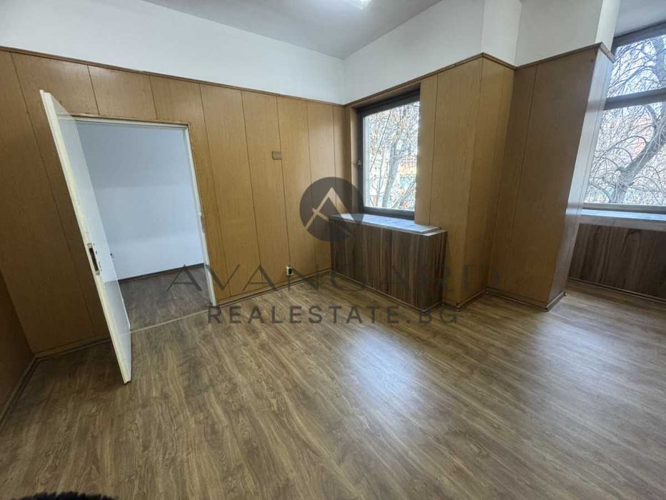 Дава се под наем Офис в Пловдив, Център - 180 кв.м за 720 € - Снимка #5