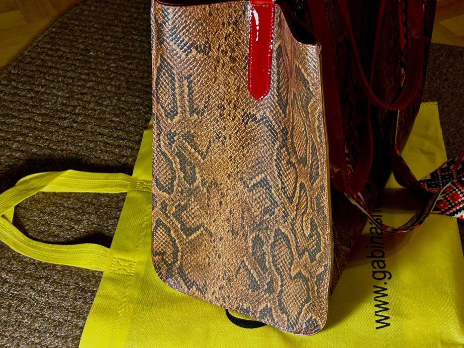 Чанта от естествена кожа GABINA (НЕУПОТРЕБЯВАНА)