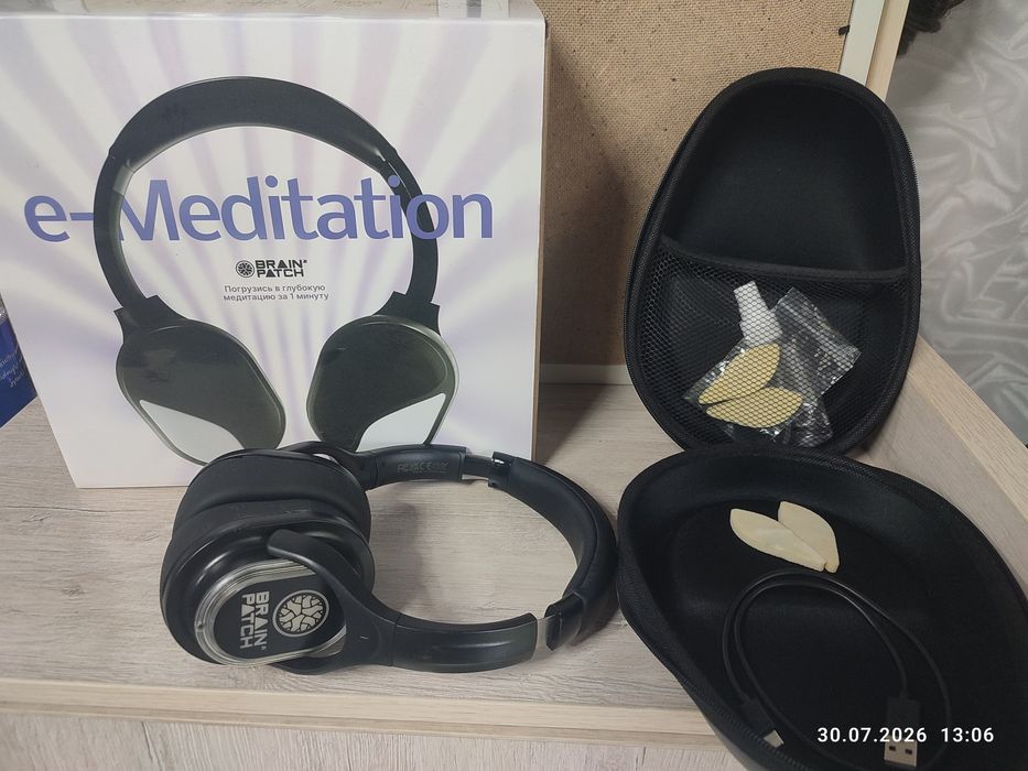 Наушники нейрогарнитура e-Meditation от стартапа BrainPatch,