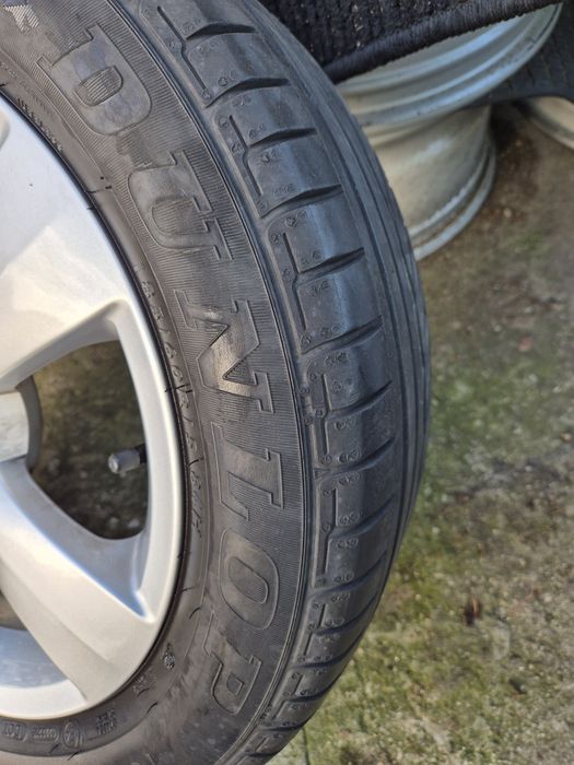 4бр летни гуми дънлоп 185-60-15/ 2014г/ 5.5мм грайфер/