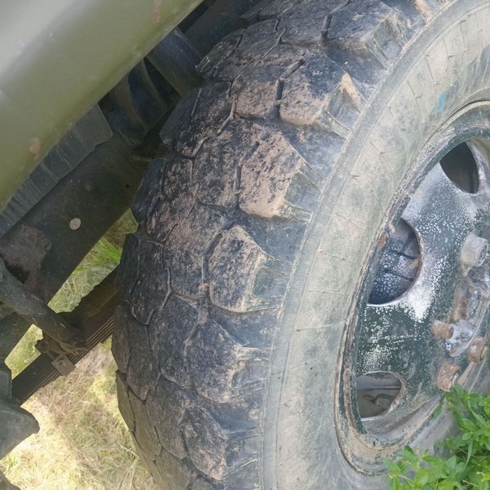 Gaz 53 bortli srochni sotiladi