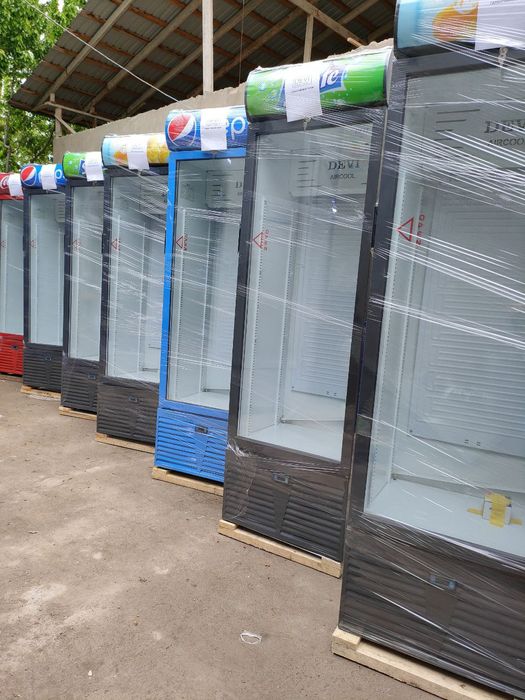 Акция !!! Продаются витринние холодильники.