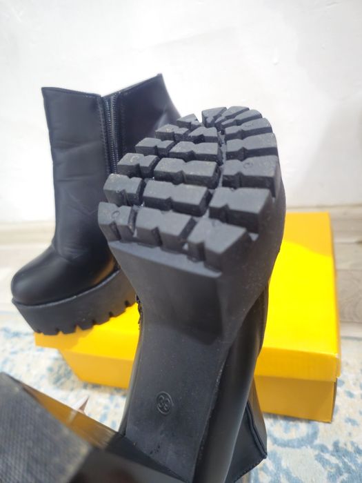 Продам ботинки в отличном состоянии