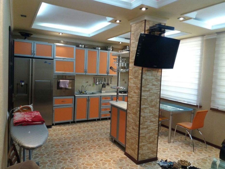 Юнусабад 17 кв срочно можно под офис конечка 3/1/5 зарядка парковка