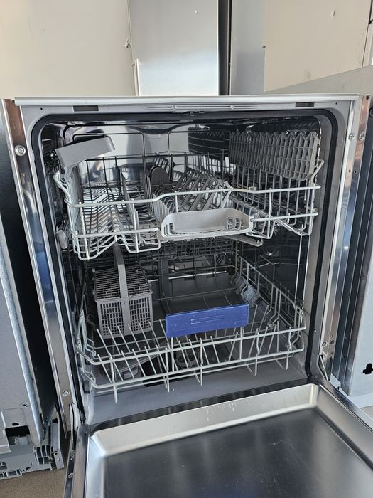 Съдомиялна за пълно вграждане NEFF