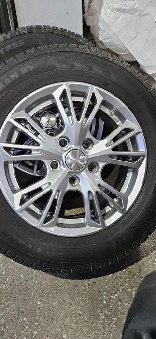 Продам зимние шины с дисками