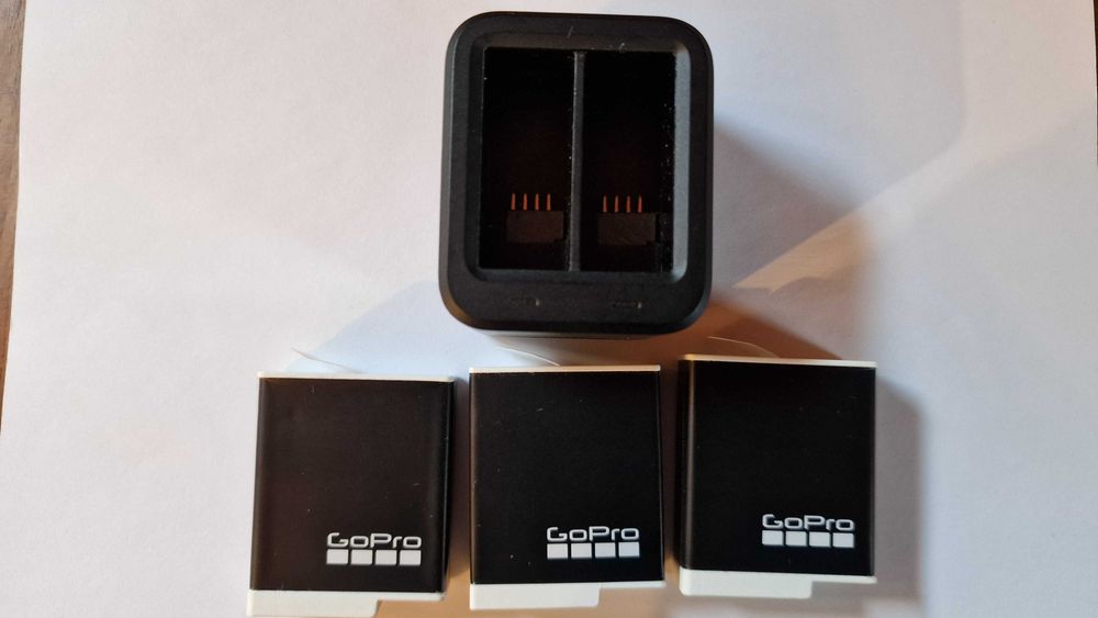 Baterii Enduro + incarcator GoPro 12 hero black