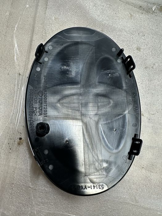 Emblemă toyota corolla cross.cod:90975-02160