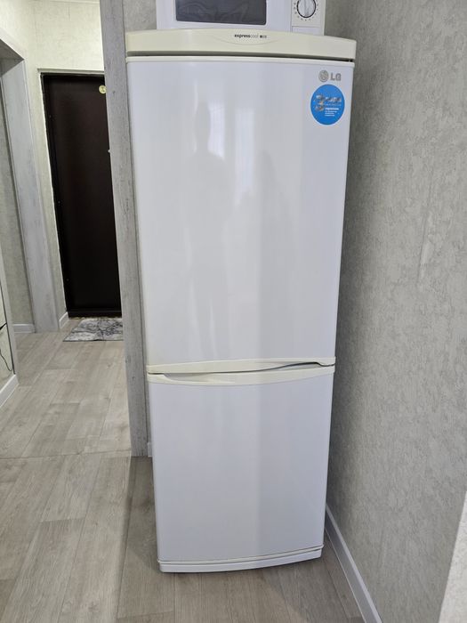 Продам холодильник LG
