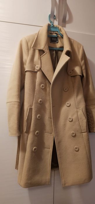 Палто  Alessa
M размер
С нормални следи от употреба
85€