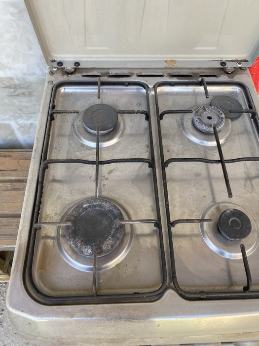 Продам газовая плита 4 канфора