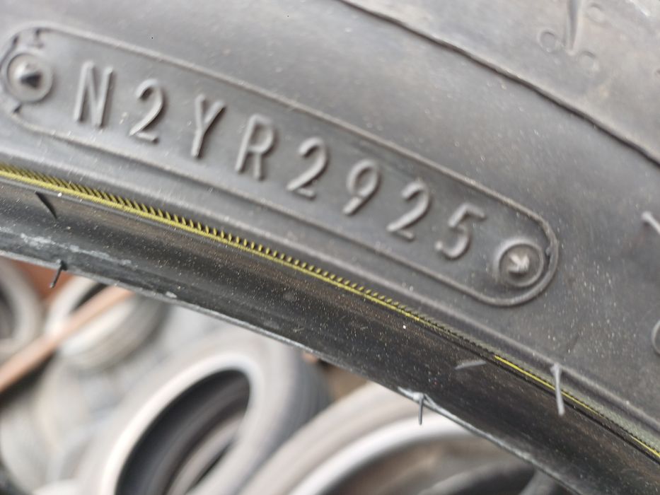 Гуми 235/35/19 Фалкен