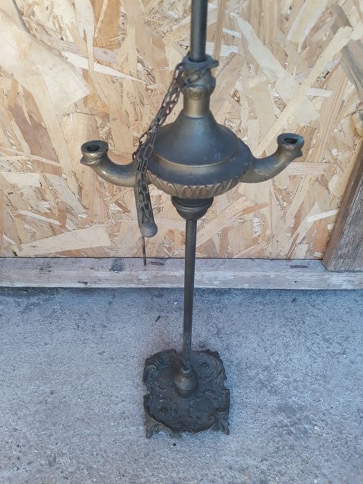 Piesa  deosebita  din bronz