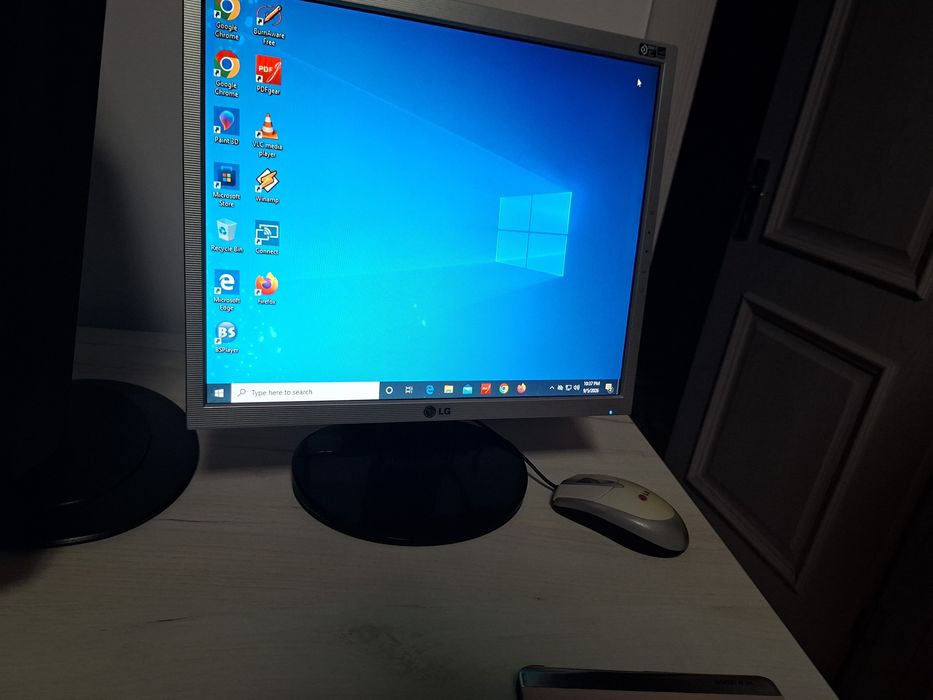 Monitor-LG Flatron-Cu cablu VGA