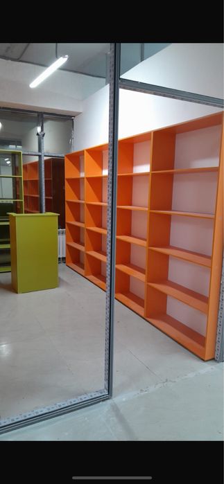 Продам витрины срочно