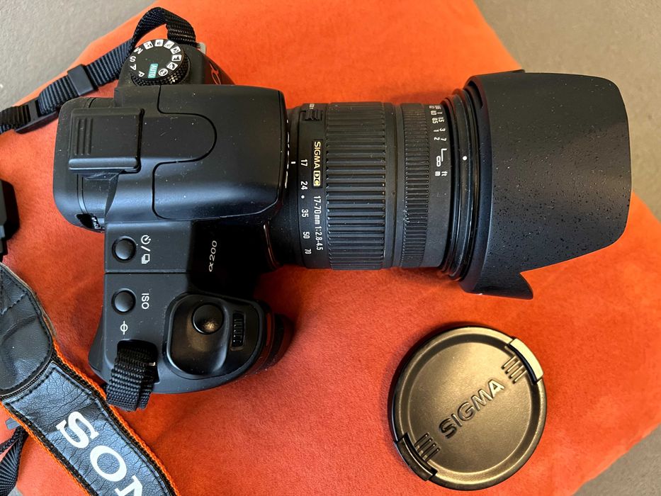 Продавам фотоапарат Sony Alpha A200 със SIGMA DC 17-70 mm 1:2.8-4.5