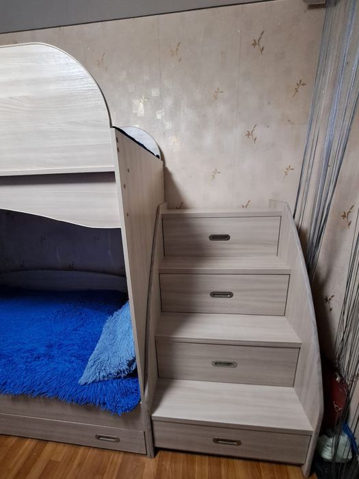 Продам 2 ярусную кровать