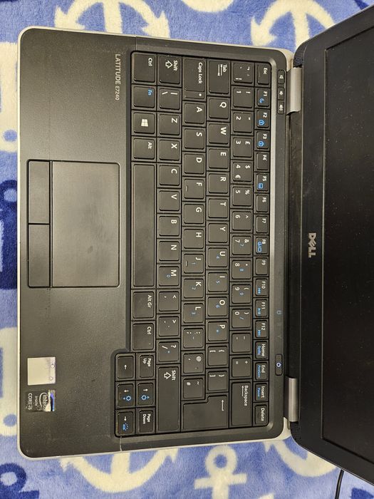Dell E7240, incomplet, pentru piese