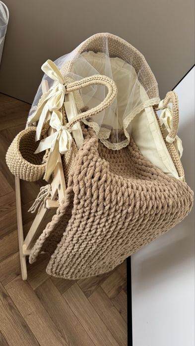 Люлька қолдан тоқып жасалған.