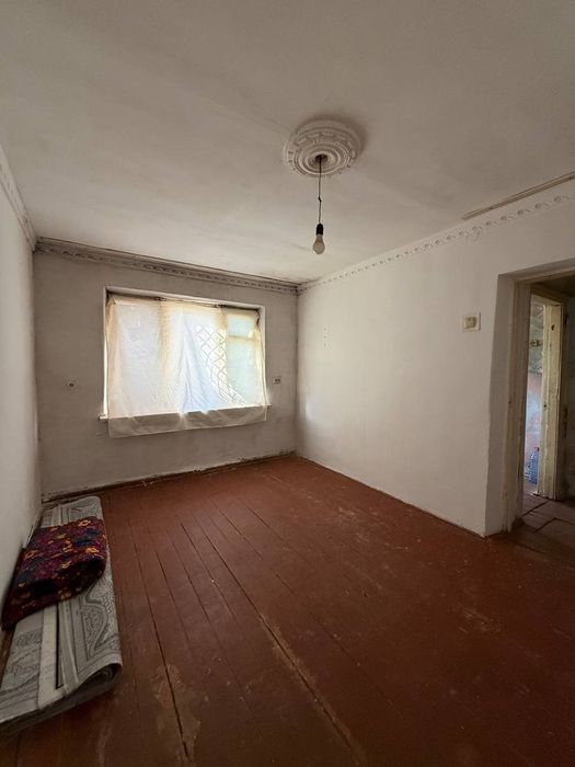 1 xonalik uy sotiladi