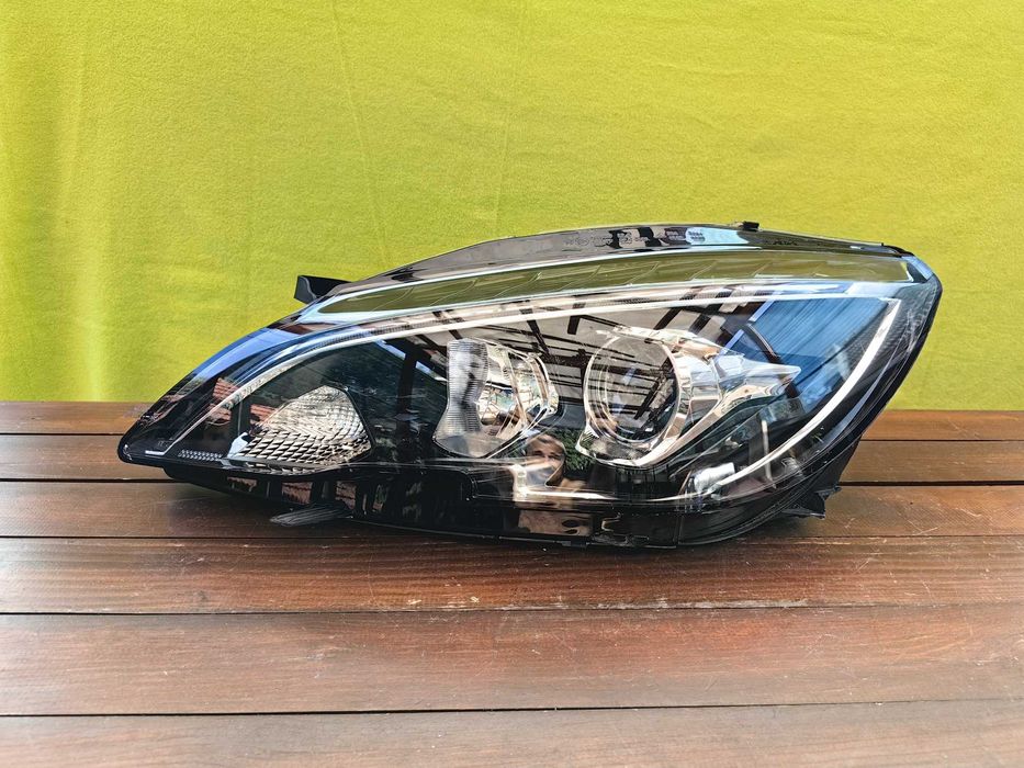 Фар за Peugeot 308 / Пежо 308