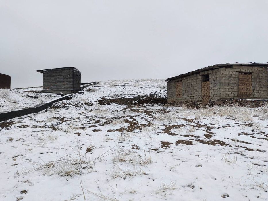 Jizzax shahar Sangzor MFY qurilishi tugallanmagan uchastka