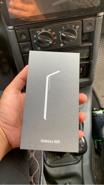 Galaxy S25 срочно продам