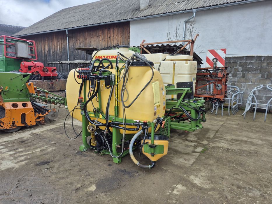 Amazone UF 1000 met erbicidat- stropit. 1000 l,15 m brate,calculator.recent adusa din Germania