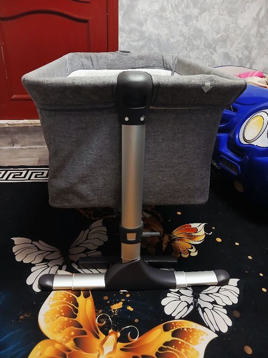 Продам манеж переносной.