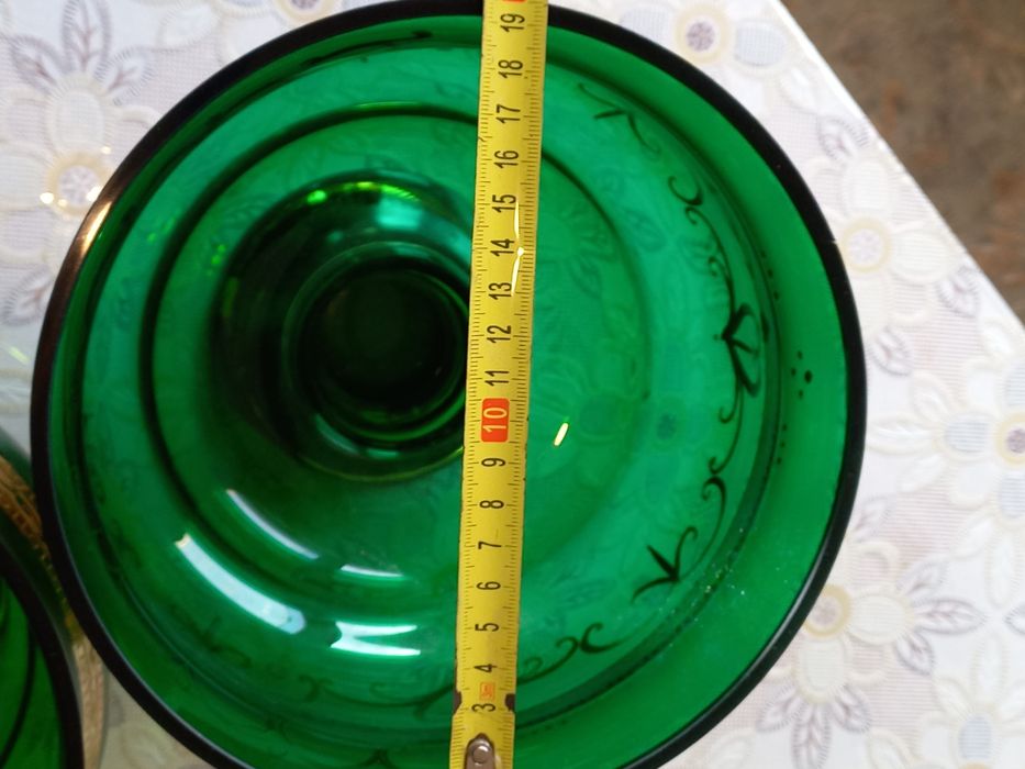 Продаются вазы парные.