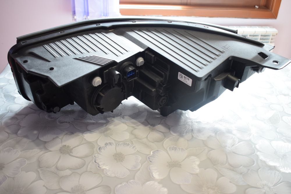 Десен фар Hyundai Ioniq 5 Перфектен!