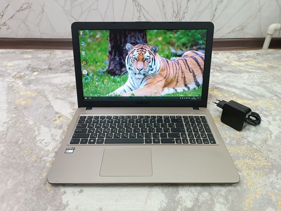 ASUS Ноутбук Windows 10, Microsoft office.